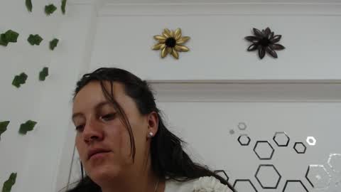 Carolina online show from December 2025 10:17:02 PM