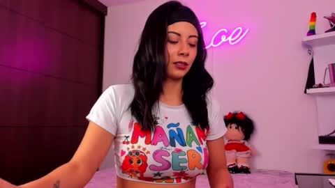 zoecams online show from September 2025 06:52:02 PM