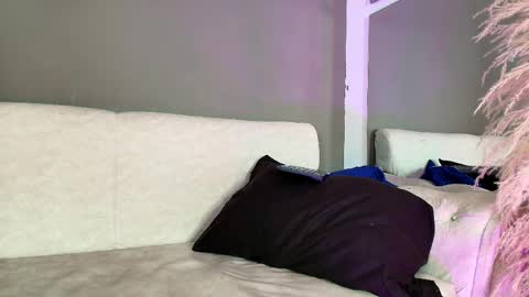 Snapshot of zoee_8 chatting on May 2026 06:05:02 PM ZOE online show from May 2026 06:05:02 PM