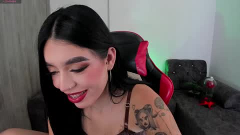Snapshot of zoee_jackson chatting on April 2026 07:16:02 PM zoee jackson online show from April 2026 07:16:02 PM