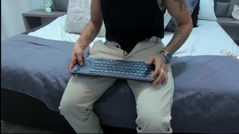 Zoe Krug online show from April 2026 07:07:02 PM