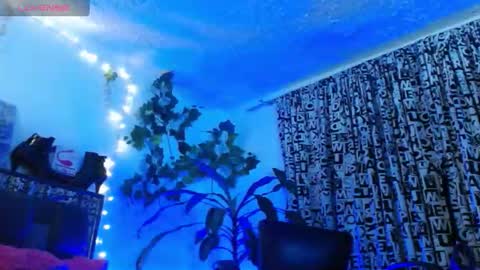 Snapshot of zoemi chatting on January 2025 04:27:02 AM zoemi online show from January 2025 04:27:02 AM