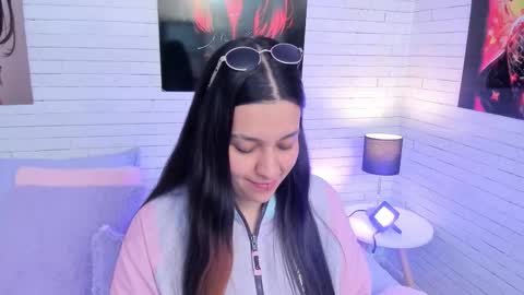 ZOE  online show from October 2025 04:14:02 PM