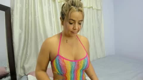 Isabella online show from December 2025 01:56:02 AM