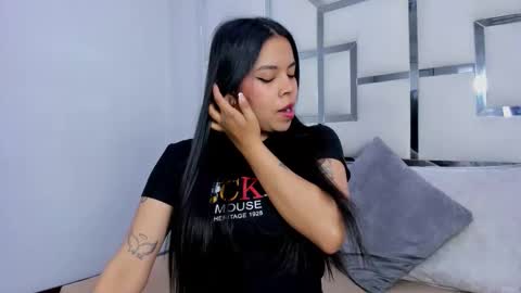 ZoeSwam online show from October 2025 12:24:02 PM