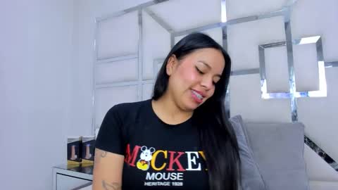 ZoeSwam online show from December 2025 12:10:01 PM