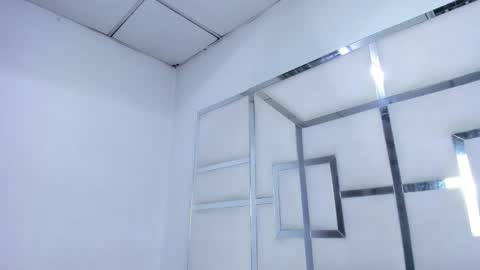 ZoeSwam online show from April 2026 02:23:02 PM