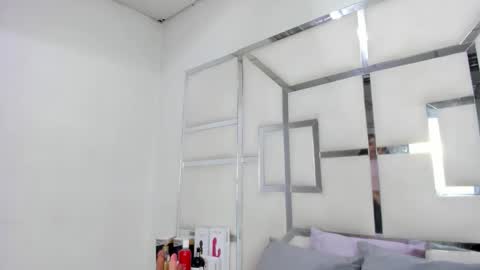 Snapshot of zoeswanx chatting on April 2026 01:48:02 PM ZoeSwam online show from April 2026 01:48:02 PM