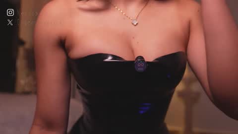 zoevidal_ online show from March 2026 12:22:01 PM