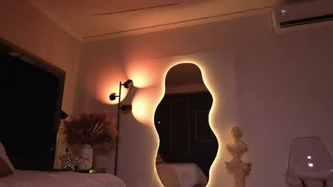 zoevidal_ online show from April 2026 12:11:02 PM