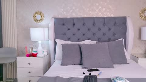 ZoeWilliis online show from July 2026 12:32:02 PM