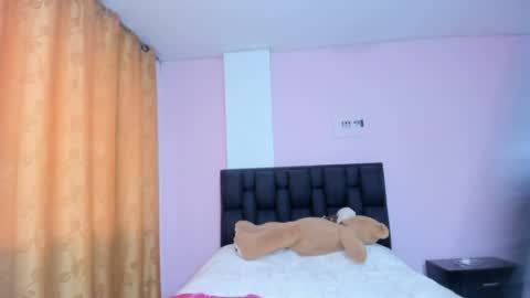 Zoey online show from April 2026 10:57:02 PM