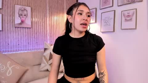 Zoey  online show from April 2026 01:01:02 PM