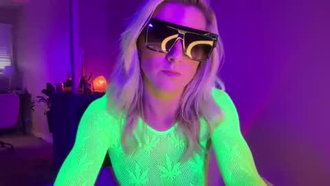 Snapshot of zoeydanner chatting on December 2024 11:32:01 PM Zoeydanner online show from December 2024 11:32:01 PM