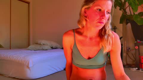 Snapshot of zoeydanner chatting on January 2025 10:03:01 PM Zoeydanner online show from January 2025 10:03:01 PM