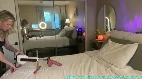 Snapshot of zoeydanner chatting on October 2025 11:15:02 PM Zoeydanner online show from October 2025 11:15:02 PM