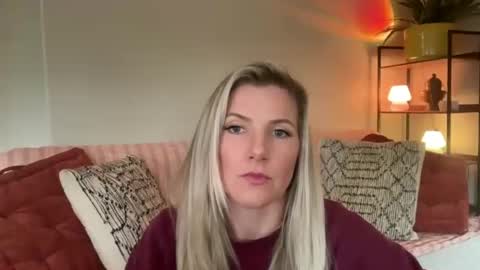 Zoeydanner online show from February 2026 09:44:02 PM