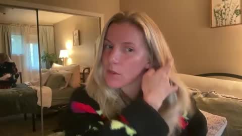 Snapshot of zoeydanner chatting on May 2026 03:02:02 AM Zoeydanner online show from May 2026 03:02:02 AM