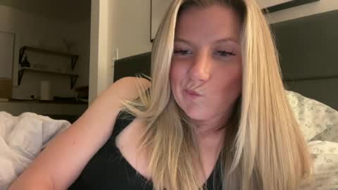 Snapshot of zoeydanner chatting on July 2026 07:34:01 AM Zoeydanner online show from July 2026 07:34:01 AM