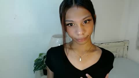 Snapshot of zoeygorgeous19 chatting on November 2025 04:28:02 PM zoey online show from November 2025 04:28:02 PM