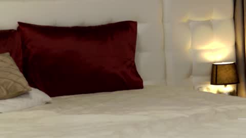 Zoey online show from February 2025 09:00:01 PM