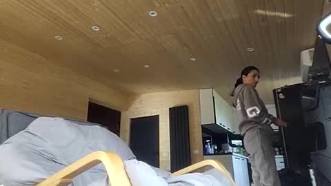 Zoey online show from October 2025 01:09:01 PM