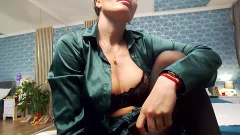 Zoey online show from November 2025 04:52:02 PM