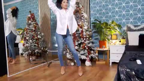 Zoey online show from December 2025 07:12:02 PM