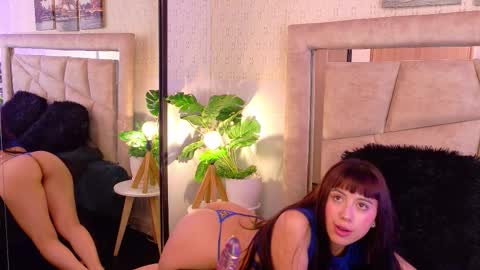 Zoey  online show from November 2025 12:24:02 AM