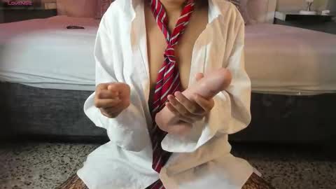 Z O E online show from November 2025 12:05:02 PM