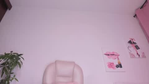 Snapshot of zofhia_xiaho chatting on March 2025 04:27:02 AM  Zofhia online show from March 2025 04:27:02 AM
