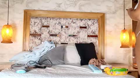 zoley  online show from November 2025 03:06:01 AM