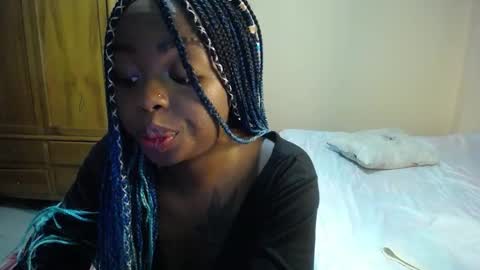 Snapshot of zooee_p chatting on February 2025 02:35:02 PM Zooe online show from February 2025 02:35:02 PM
