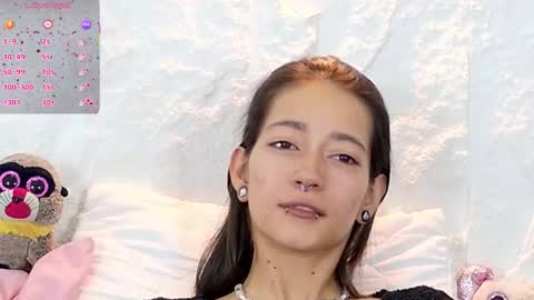 Snapshot of zorravioleta chatting on November 2025 12:38:01 PM Violeta online show from November 2025 12:38:01 PM