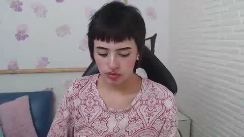 Snapshot of zowii_ chatting on June 2026 09:24:01 PM Zowii online show from June 2026 09:24:01 PM