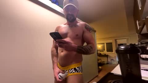 Snapshot of zuko_zen69 chatting on January 2025 01:23:01 AM Zuko online show from January 2025 01:23:01 AM