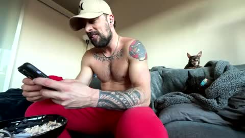 Snapshot of zuko_zen69 chatting on January 2025 05:39:01 PM Zuko online show from January 2025 05:39:01 PM