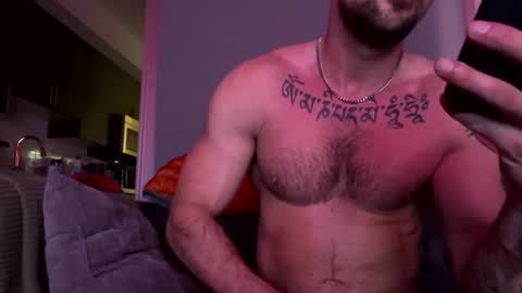 Snapshot of zuko_zen69 chatting on February 2025 01:22:01 PM Zuko online show from February 2025 01:22:01 PM