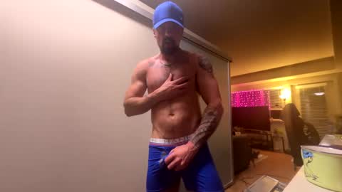 Snapshot of zuko_zen69 chatting on September 2025 12:18:01 PM Zuko online show from September 2025 12:18:01 PM