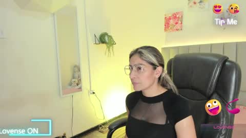 Zulay  online show from April 2026 07:18:02 PM