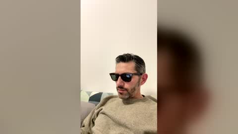 Snapshot of zulloking chatting on April 2026 01:19:01 PM zulloking online show from April 2026 01:19:01 PM