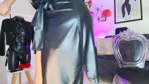 zully_green online show from April 2026 02:00:02 PM