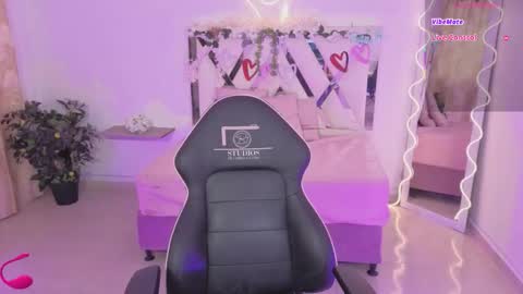 ZURY   online show from November 2025 11:43:02 AM