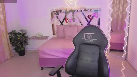 ZURY   online show from November 2025 11:32:02 AM