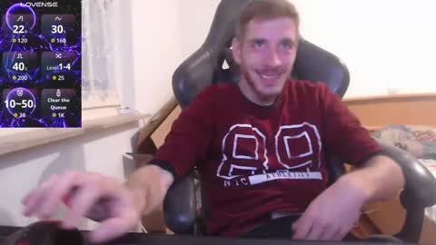 Snapshot of zuzmosfokafasz chatting on November 2025 11:02:01 PM Zuzmoe online show from November 2025 11:02:01 PM