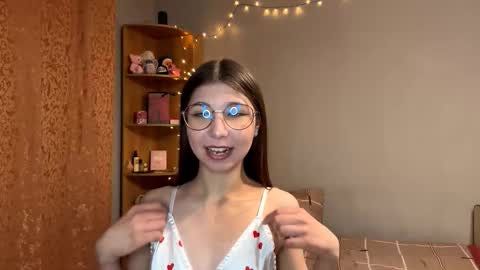 Snapshot of zyraelle chatting on February 2026 04:37:02 PM Lilith online show from February 2026 04:37:02 PM