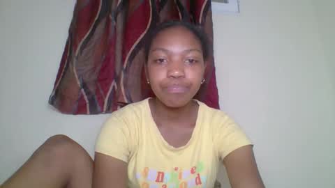 zyraelle_01 online show from April 2026 06:25:01 PM