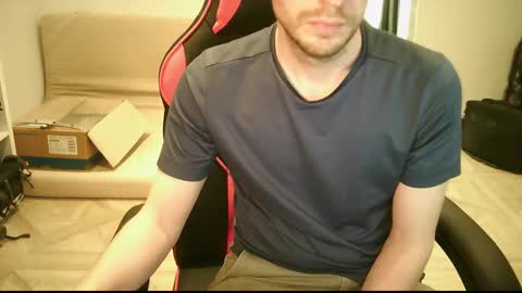 Snapshot of zyriosben chatting on February 2025 03:43:01 PM zyriosben online show from February 2025 03:43:01 PM