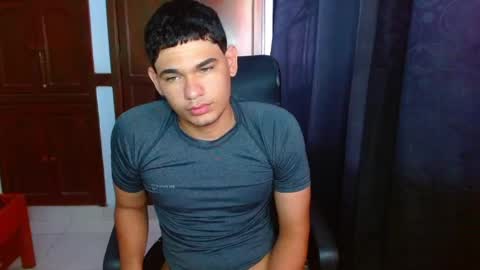 Snapshot of zyrosxk chatting on May 2026 02:03:02 PM antonio felipe online show from May 2026 02:03:02 PM