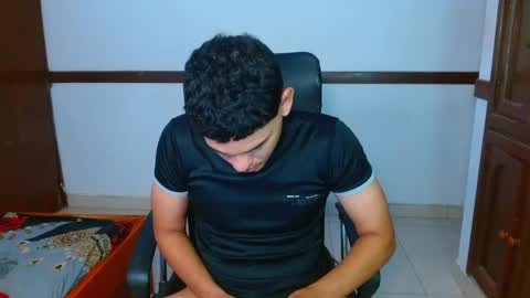Snapshot of zyrosxk chatting on May 2026 07:49:02 AM antonio felipe online show from May 2026 07:49:02 AM